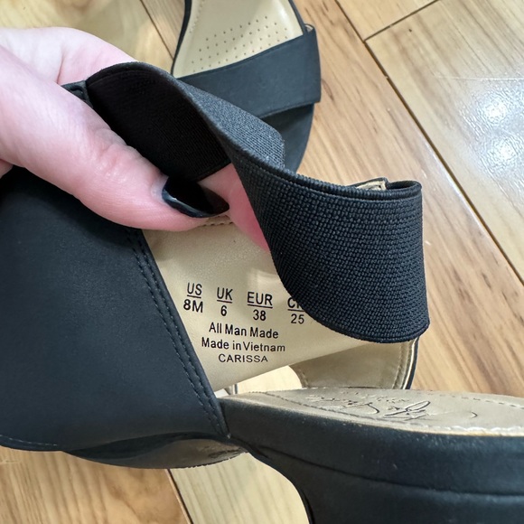 EUC Life Stride Black Strappy Heels size 8. - Picture 2 of 3